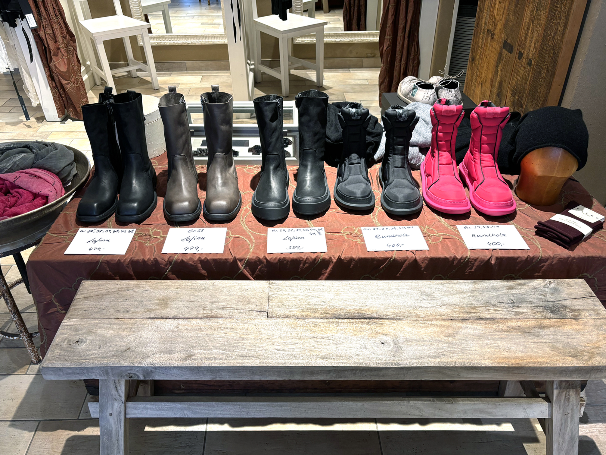 92727637_103490474655273_4795149235852935168_o